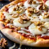 Pizza Cuatro Quesos con Miel de Caña y Nueces Tostadas